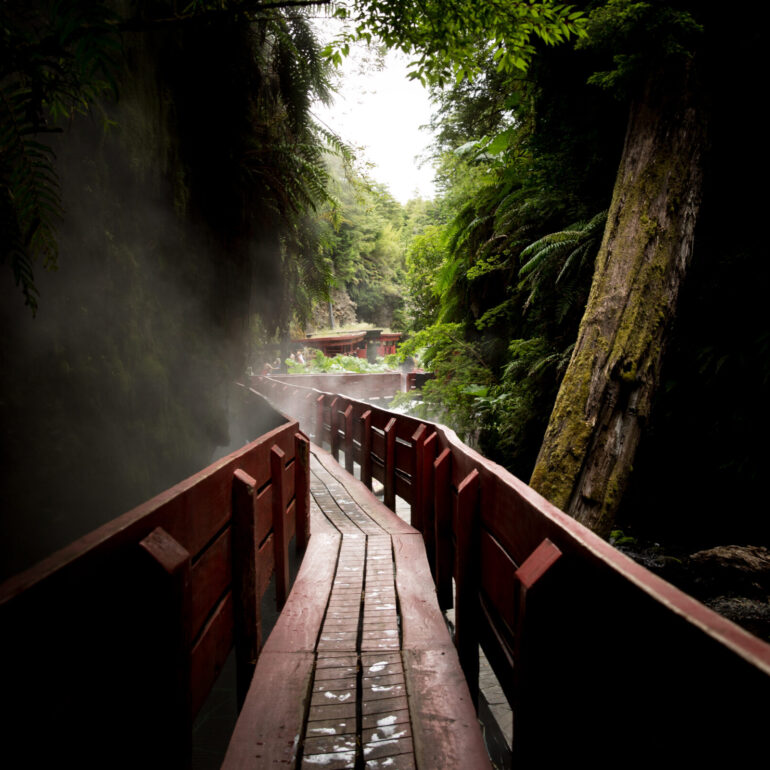 Passagem das termas geométricas em Pucón no Chile